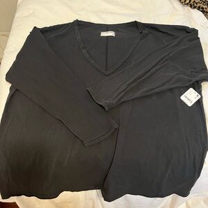 Black V-Neck Long Sleeve Top